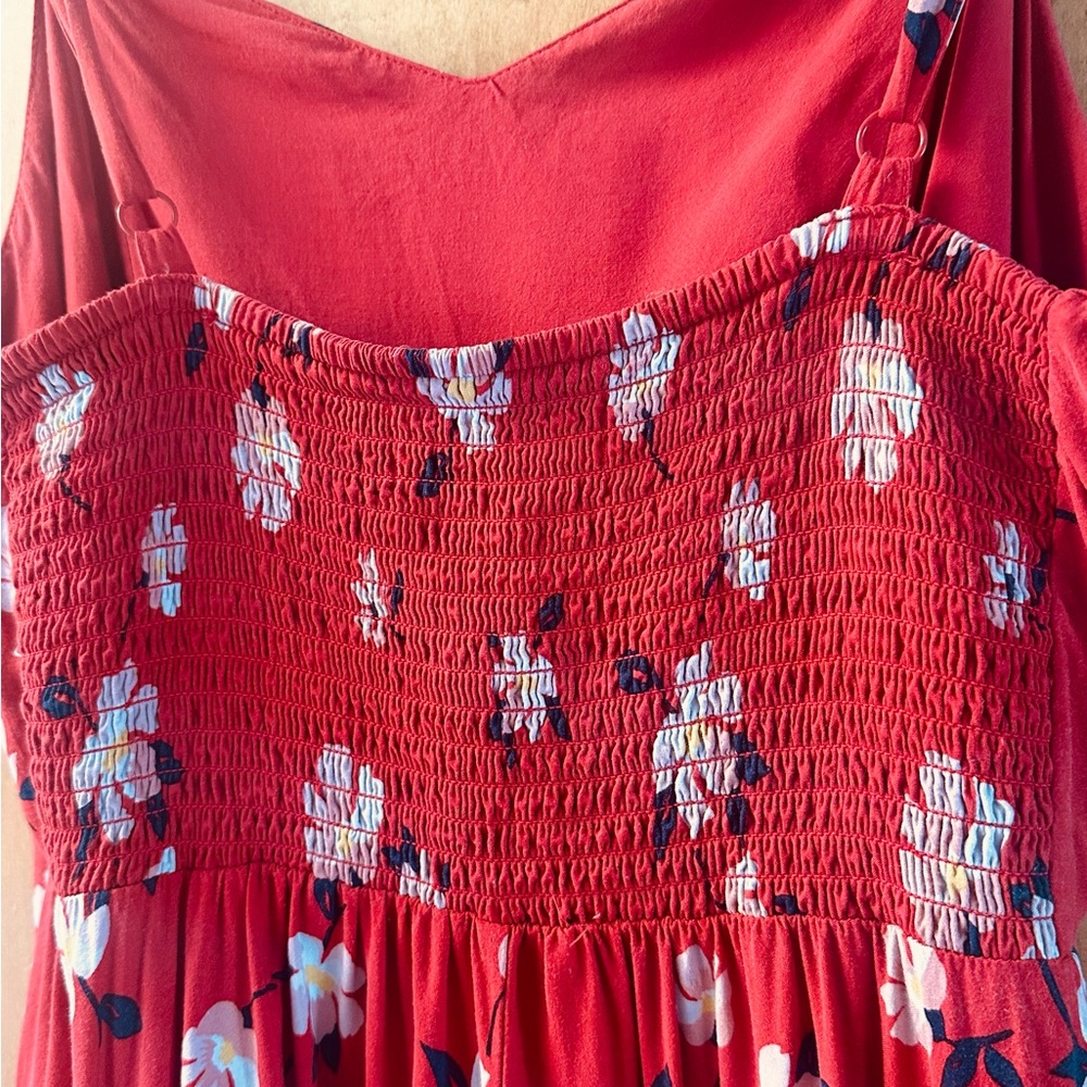 GAP SUNDRESS VINTAGE Red Floral Fit & Flare Adjustable Straps & Smocking at back - Picture 4 of 7